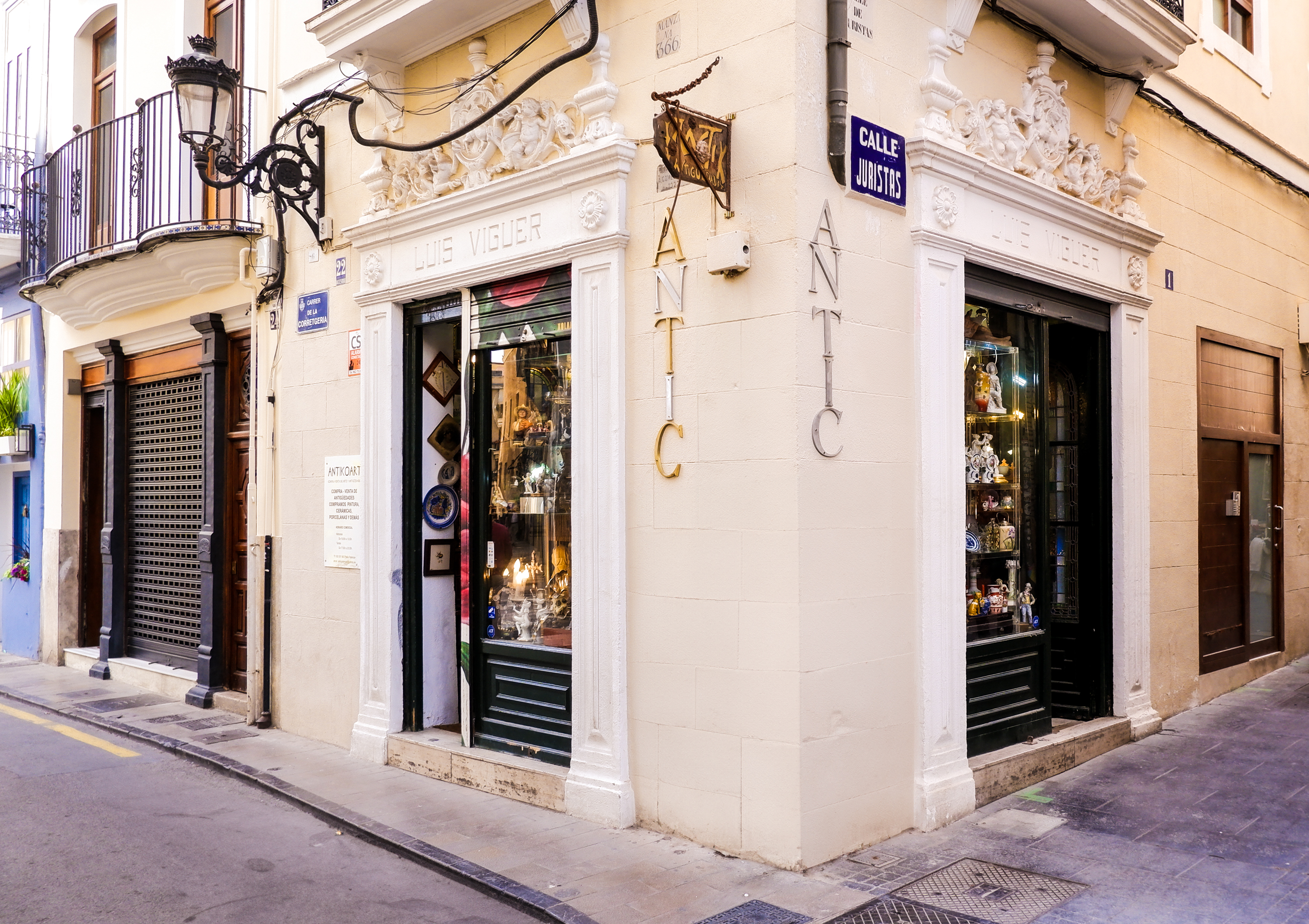 Art and Antiquities Store